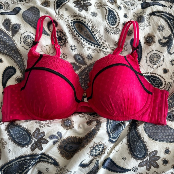 Plus Size Ashley Graham Bra - Picture 1 of 6